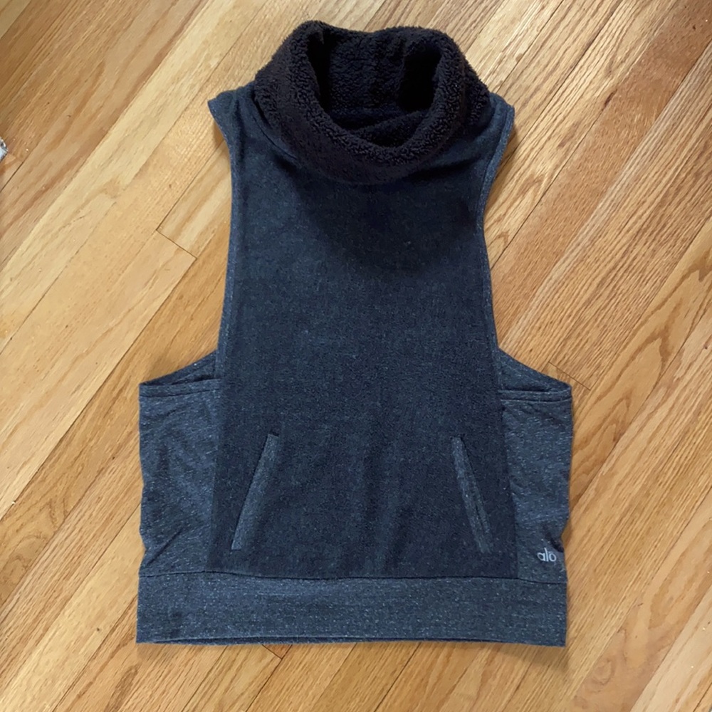 Alo yoga Sherpa lined cowl neck vest